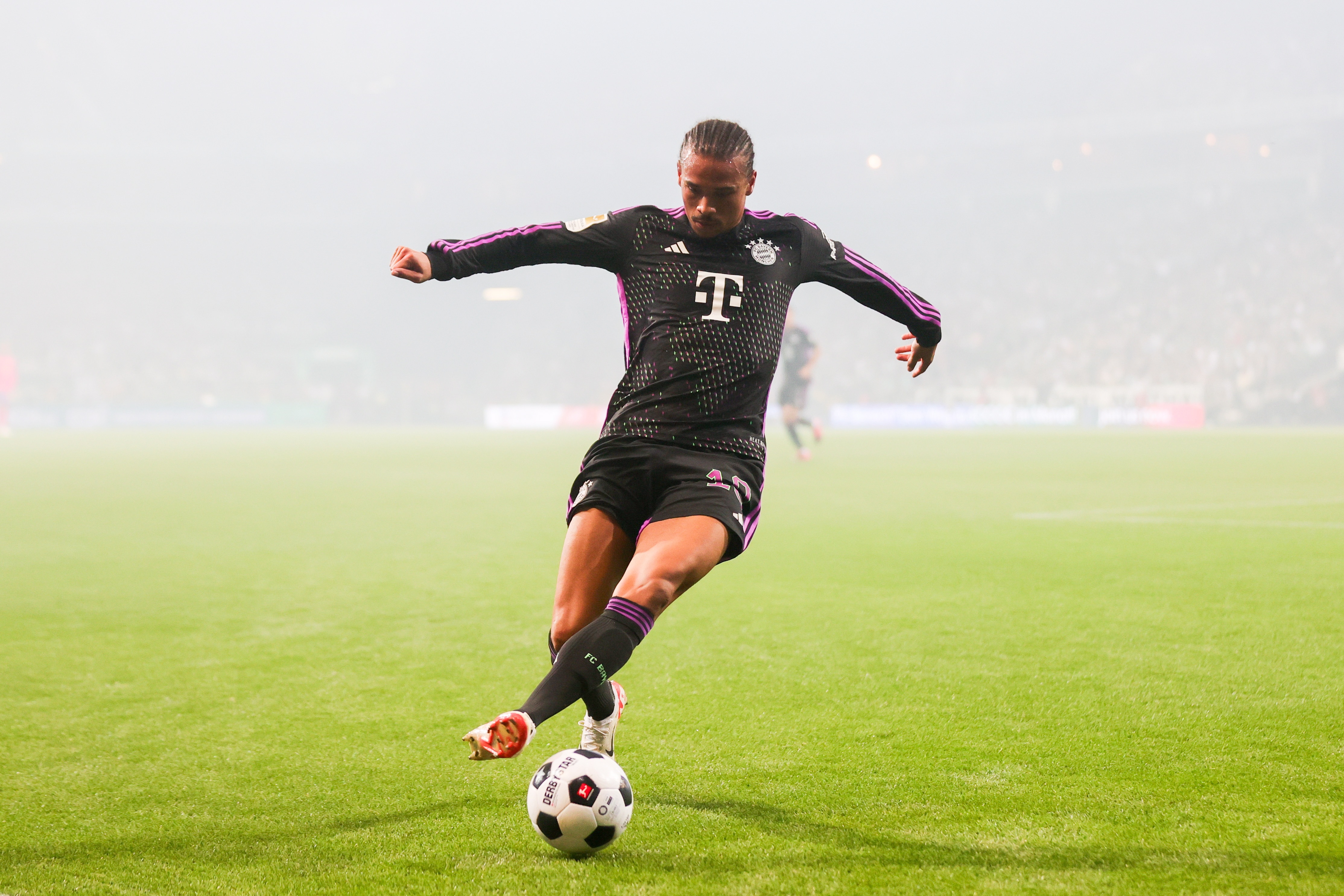 踢球手：萨内参加拜仁今天一起训练 希望能赶上对阵拉齐奥的第二回合比赛