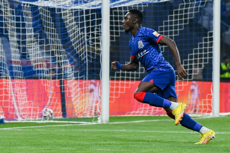 记者：申花双中锋配置攻守转换优势巨大 马莱莱与路易斯相得益彰